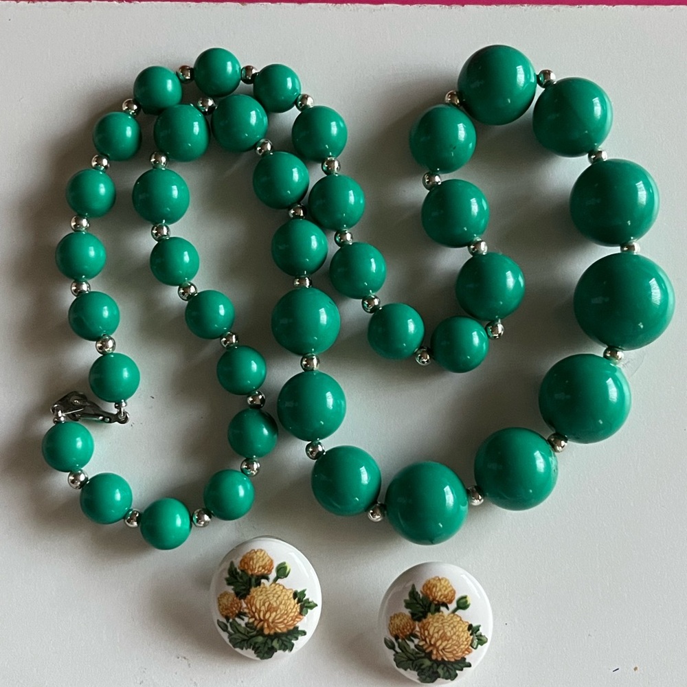 Vintage ~ Set Necklace & Earrings